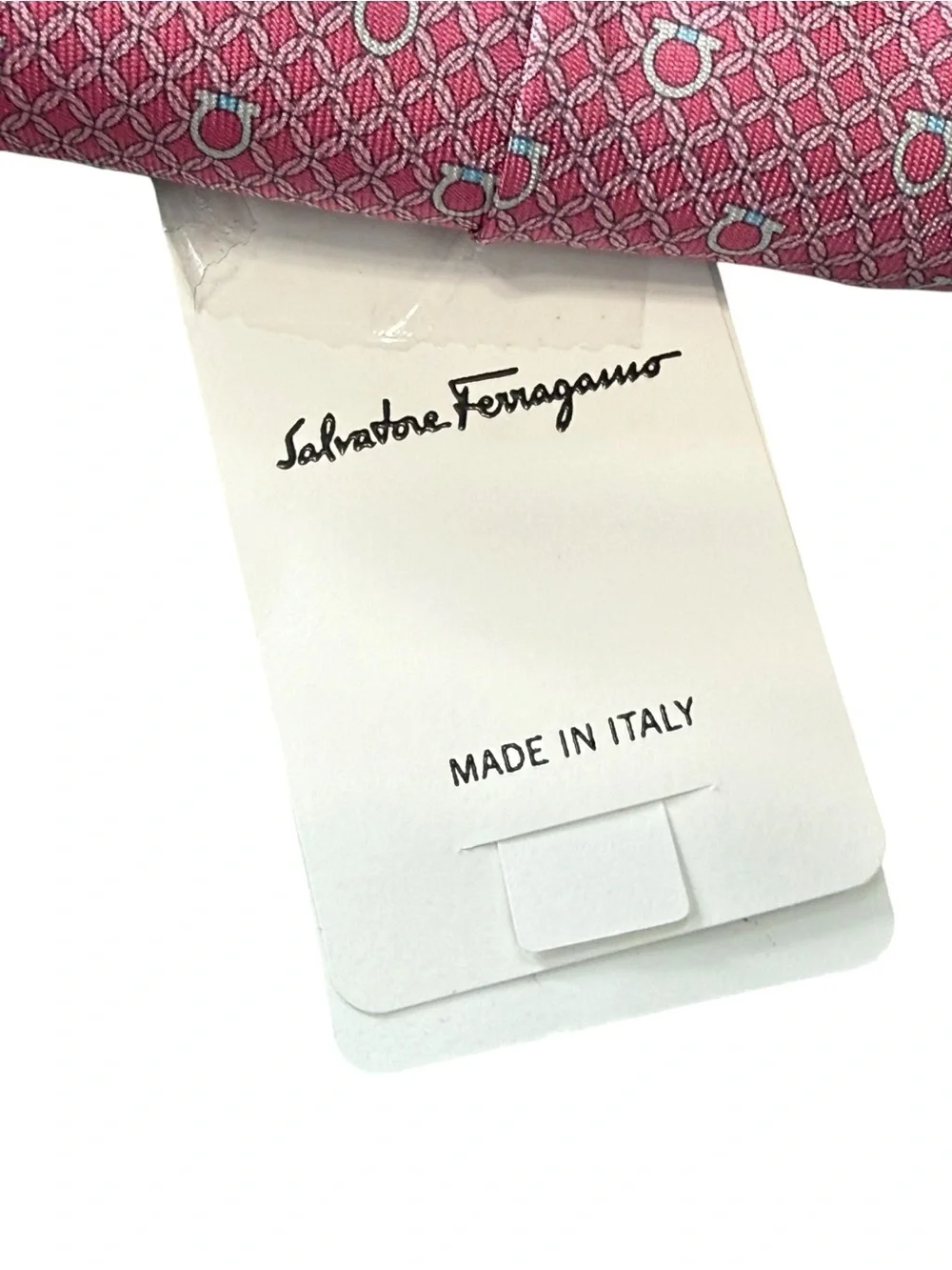Salvatore Ferragamo 100% Silk Pink Gancini Tie Made in Italy Power Dressing